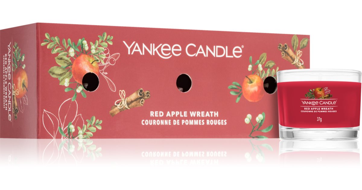 Yankee Candle Red Apple Wreath Christmas gift set notino.co.uk